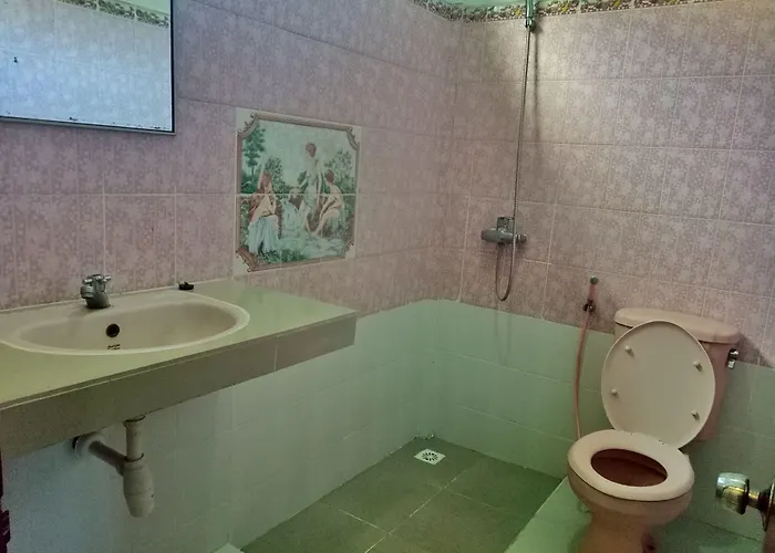 Guest house Taman Mekar *